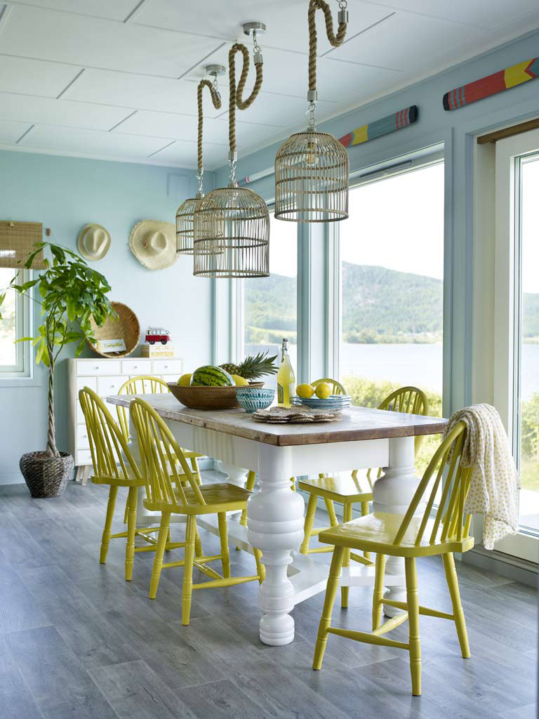 Spiseplass med SPONTAN gule stoler