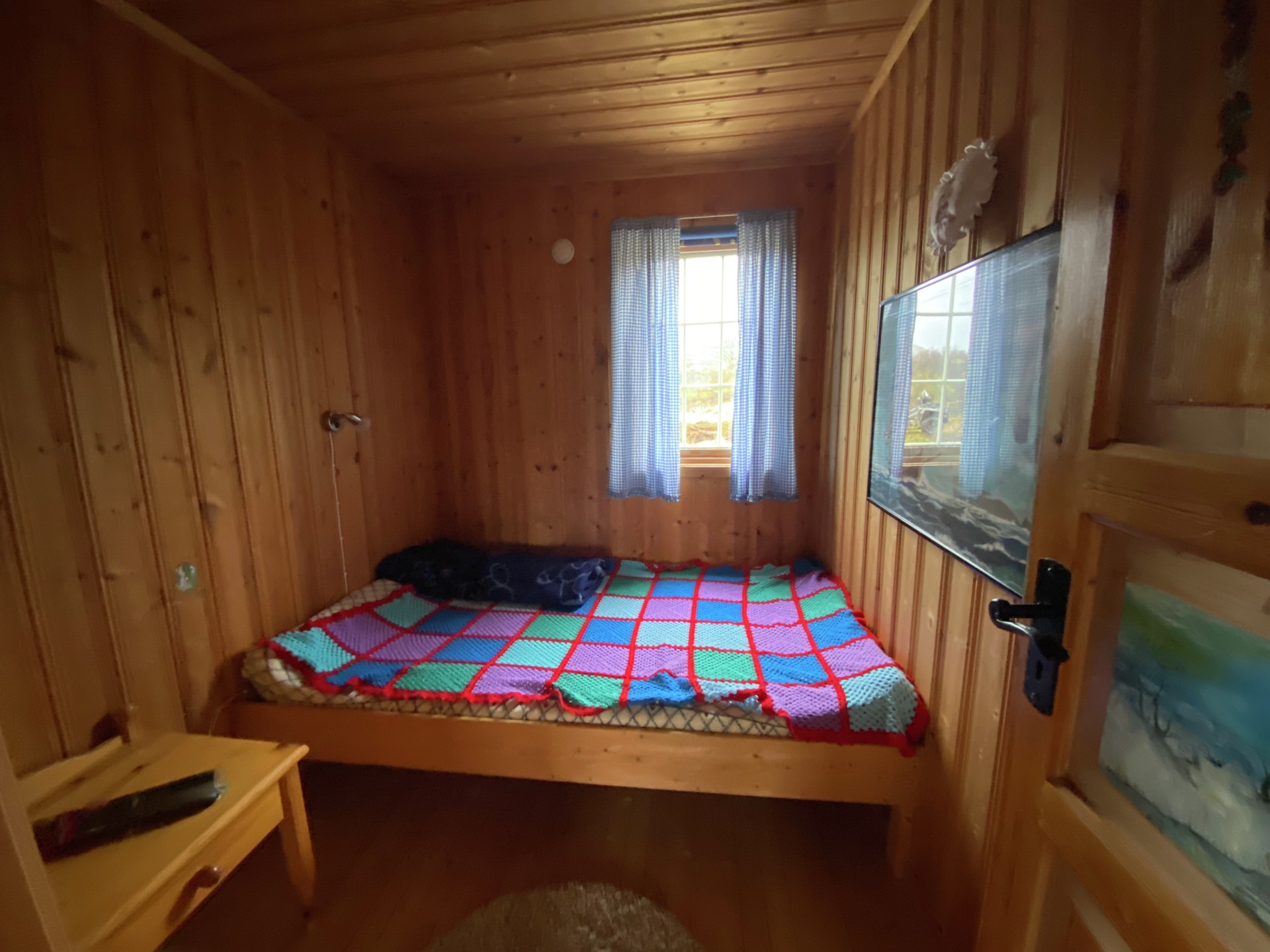 Før-bilde av soverommet på Bugøynes i Eventyrlig Oppussing